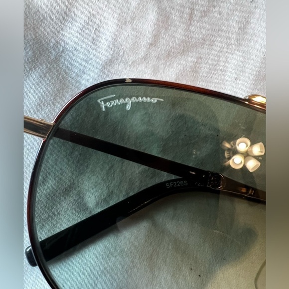 Salvatore Ferragamo Aviator Sunglasses SF226S main image 6